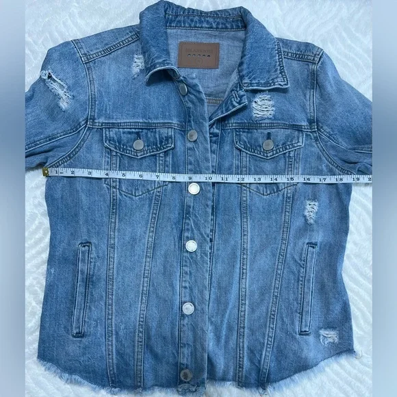 Blank NYC Distressed Denim Jacket Cropped Raw Hem Size S Light Wash Jean Jacket - Picture 8 of 11